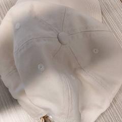 Kleding - pet beige, segons ha informat Centraal magazijn mitjançant iLost