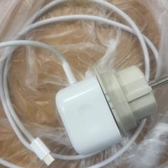 Adapter, as reported by Inntel Hotels Amsterdam Centre using iLost