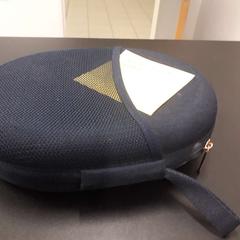 Tas met hoofdtelefoon, come riportato da Universiteit Gent - Blandijn utilizzando iLost