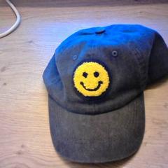 Casquette grijs jeans, as reported by Bobbejaanland using iLost