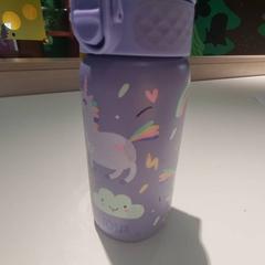 Šálek na pití paars met unicorns, jak nahlášeno IKEA Wilrijk pomocí iLost