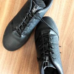 Zapatos, ha sido reportado por Qbuzz DMG con iLost