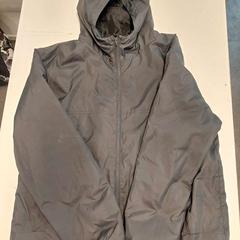 Chaqueta Mango zwart, ha sido reportado por Avonturenpark Hellendoorn con iLost
