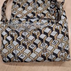 Bag, som rapportert av IKEA Lyon Grand Parilly ved bruk av iLost