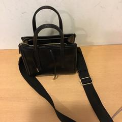 Poltsa, gisa salatu by U-OV Utrecht iLost erabiliz