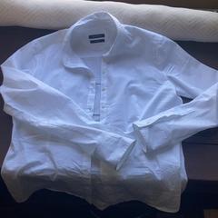 Blúz Wit, amint azt Van der Valk Hotel Kasteel TerWorm az iLost segítségével jelentette.