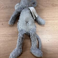 Knuffel muis Grijs met strikje، كما تم الإبلاغ عنه بواسطة IKEA Duiven عبر iLost