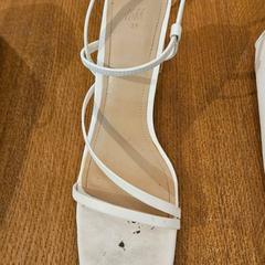 Zapato, segundo informou Groepsaccomodatie Kasteel de Berckt usando iLost