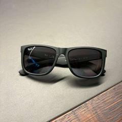 Okulary słoneczne RayBan, zgłoszono przez W2 - Tomorrowland przy użyciu iLost