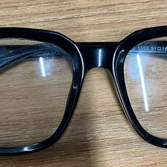Okulary Glasses Prada black, zgłoszono przez Vrije Universiteit Brussel (VUB) przy użyciu iLost