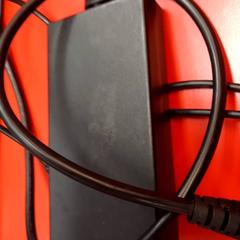 Laptop oplader, zgłoszono przez UvA REC przy użyciu iLost