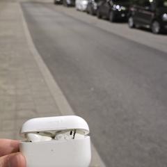 Apple earbuds, iLost에 보고됨