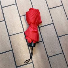 Paraplu Rood، كما تم الإبلاغ عنه بواسطة Regio Limburg - Leuven عبر iLost