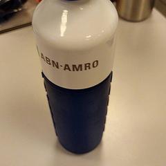 Butelka do picia Blauw, zgłoszono przez Vrije Universiteit Amsterdam przy użyciu iLost