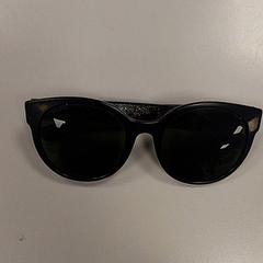 Óculos Zwart, como reportado por Vrije Universiteit Amsterdam utilizando o iLost