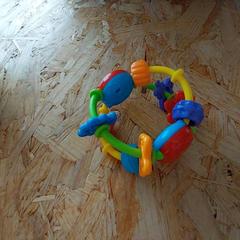 Hochet bebe, a été signalé par IKEA Rennes - Pacé utilisant iLost