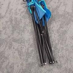 Camping stoel Blauw، كما تم الإبلاغ عنه بواسطة Qbuzz Fryslân عبر iLost