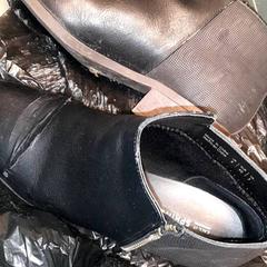 Topánka, ako bolo nahlásené Van der Valk Hotel Tiel pomocou iLost