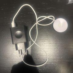 Adaptateur, a été signalé par Van der Valk Hotel Amsterdam-Amstel utilisant iLost