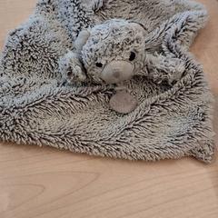 Doudou carre gris, iLost를 사용하여 IKEA Avignon에 보고됨