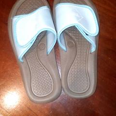 Cipő, amint azt Grand Hotel Amrath Kurhaus az iLost segítségével jelentette.