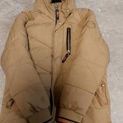 Ropa - Jas, ha sido reportado por Regio Oost-Vlaanderen con iLost