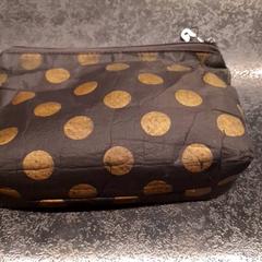 Kasse, som rapportert av Rotterdam The Hague Airport ved bruk av iLost