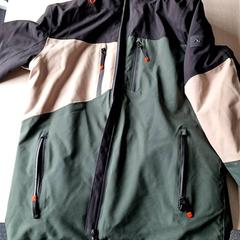 Jacket Grown / beige, as reported by Gemeente Roermond using iLost