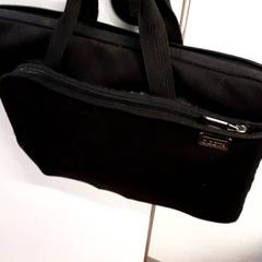 Borsa del portatile, come riportato da Qbuzz ZHN utilizzando iLost