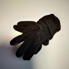 Handschuhe, gemeldet von Twisto über iLost