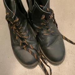 Stiefel Black, gemeldet von MEININGER Hotel Leipzig Hauptbahnhof über iLost