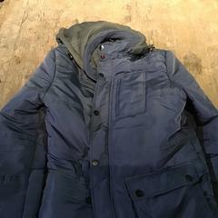 Jasje Donkerblauw & Jas blauw, iLost를 사용하여 De Heeren van Aemstel에 보고됨