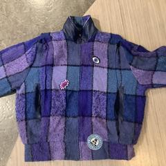 Jacka Paars met patroon, rapporterat av Gemeente Amsterdam med iLost