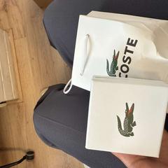 Bolsa de regalo lacoste, segundo informou Centraal magazijn usando iLost