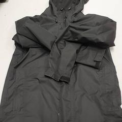 Roupa - jas, como reportado por Regio West-Vlaanderen utilizando o iLost