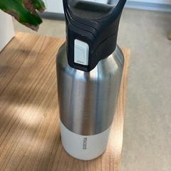 Bouteille, a été signalé par ACTA utilisant iLost