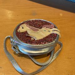 İLost kullanarak Pathé Ede tarafından bildirildiği gibi Tasje