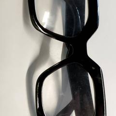 النظارات، كما تم الإبلاغ عنه بواسطة Centraal magazijn عبر iLost