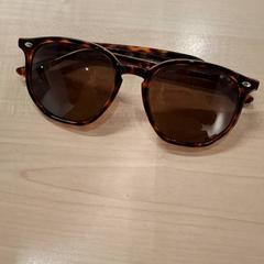 Napszemüveg, amint azt IKEA Hénin-Beaumont az iLost segítségével jelentette.