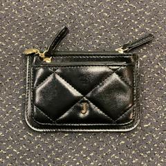 財布 Castro がiLostで Pathé Eindhoven によって報告されました