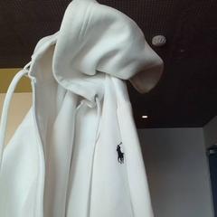 Bluza z kapturem, zgłoszono przez MEININGER Hotel Lyon Centre Berthelot przy użyciu iLost