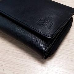 Wallet Zwart, as reported by Qbuzz Fryslân using iLost