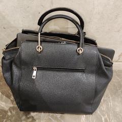 Zwarte handtas がiLostに報告されました