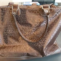 Taška Handtas, jak nahlášeno Centraal magazijn pomocí iLost