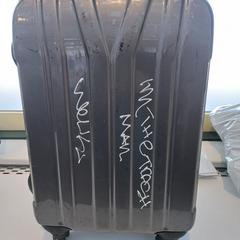 スーツケース Koffer がiLostで Arriva Limburg Zuid によって報告されました