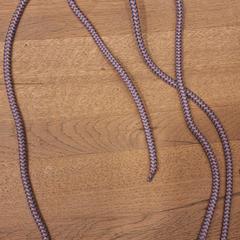 Knuffel aan paars koord, iLost-i jakinarazi zaion moduan