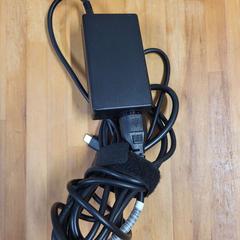 Cargador de portátil, segundo informou Bolognalaan 101 usando iLost