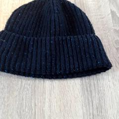 Keps Donkerblauw, rapporterat av EBS Tramplein med iLost