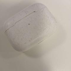 Hörlur Witte oortjes in case, rapporterat av HU Amersfoort med iLost