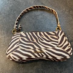 Bag, as reported by Gemeente Amsterdam - Bureau Gevonden Voorwerpen using iLost